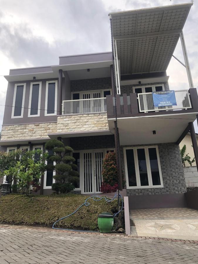 Villa Kusuma Hill A8 Batu  Exterior photo