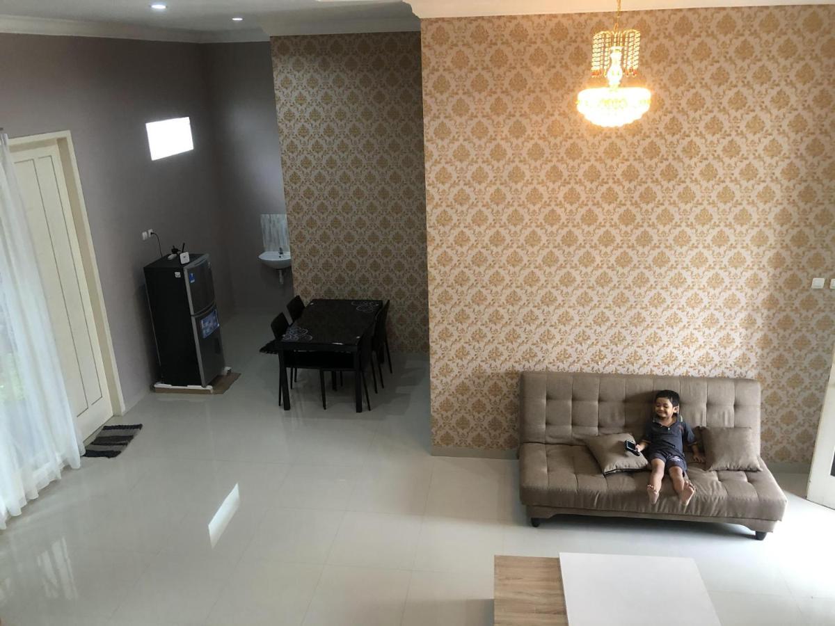 Villa Kusuma Hill A8 Batu  Exterior photo