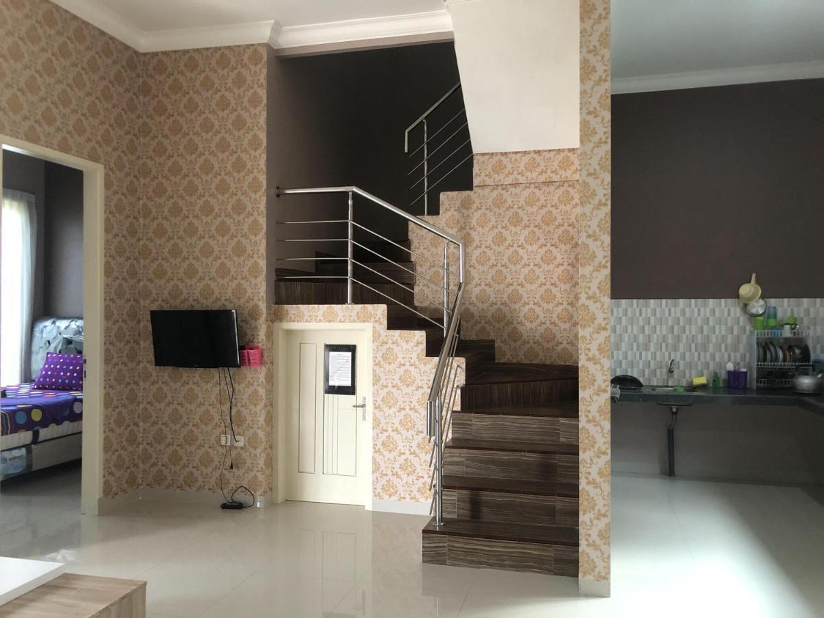 Villa Kusuma Hill A8 Batu  Exterior photo