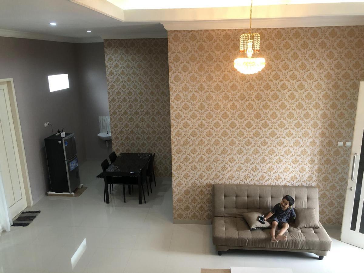 Villa Kusuma Hill A8 Batu  Exterior photo