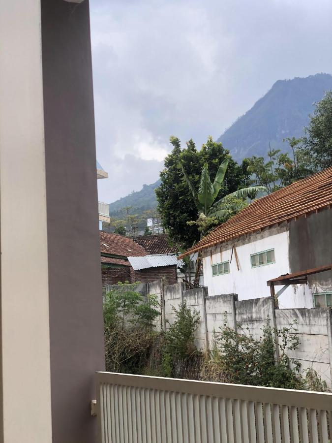 Villa Kusuma Hill A8 Batu  Exterior photo